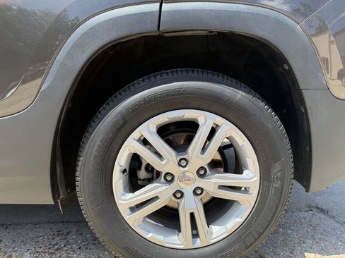 Used 2020 GMC Terrain SLE FWD image 9