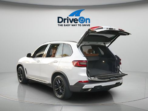Used 2022 BMW X5 xDrive40i AWD/4WD image 6
