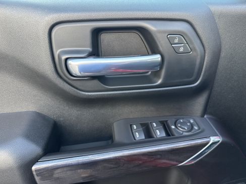 Used 2021 Chevrolet Silverado 1500 Custom Trail Boss w/ Safety Confidence Package AWD/4WD image 5