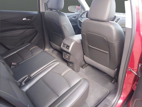 Used 2023 Chevrolet Equinox Premier AWD/4WD image 21