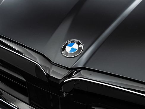 Used 2025 BMW M5 Touring AWD/4WD image 9