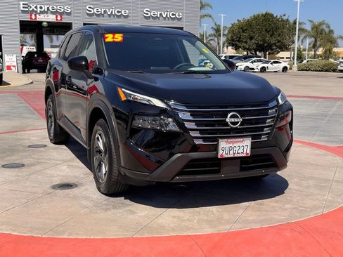 Certified 2025 Nissan Rogue SV FWD image 2