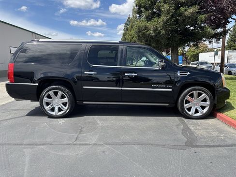 Used 2011 Cadillac Escalade ESV Platinum AWD/4WD image 11