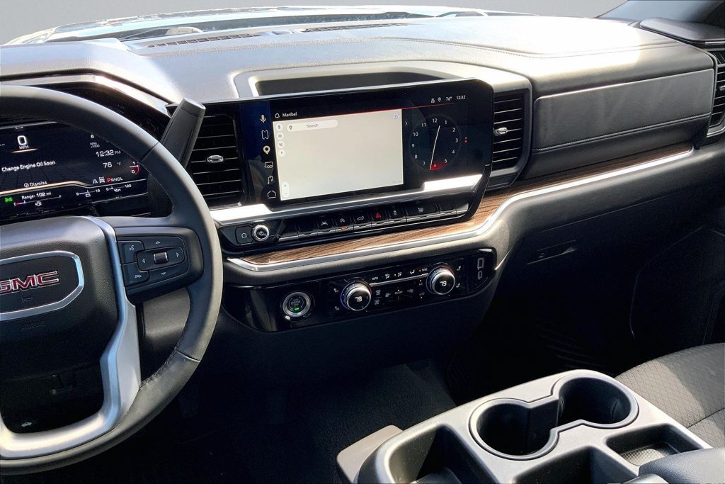 Used 2024 GMC Sierra 1500 Elevation AWD/4WD image 6