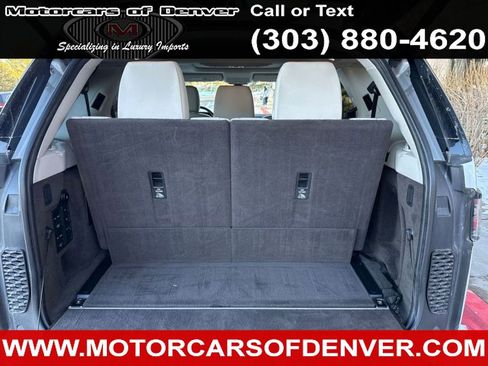 Used 2019 Land Rover Discovery HSE image 12