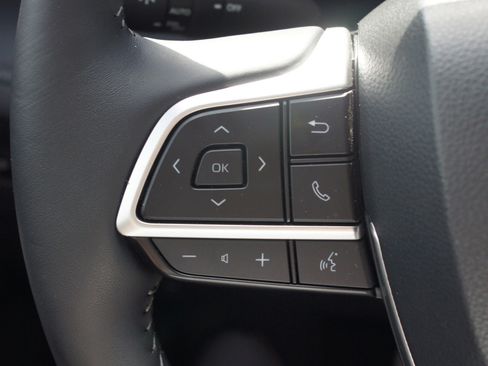 Used 2025 Toyota Highlander Limited image 10