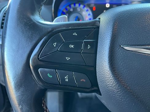 Used 2015 Chrysler 300 S image 31