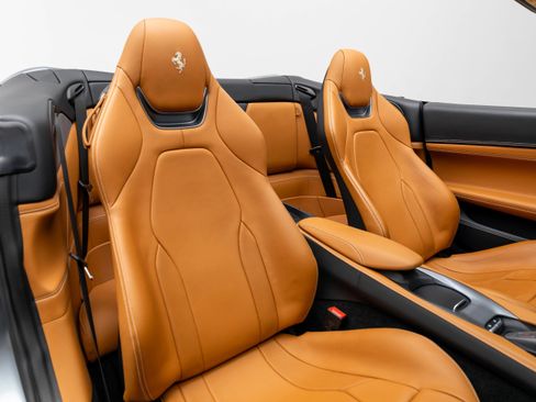 Certified 2022 Ferrari Portofino M image 56