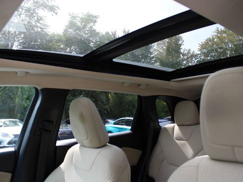 Used 2017 Jeep Cherokee Latitude w/ Comfort/Convenience Group image 10