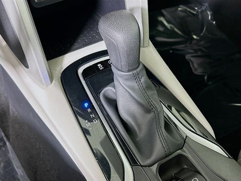 Certified 2024 Toyota Corolla Cross L image 20