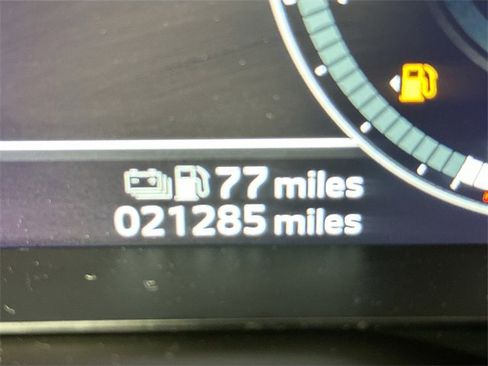 Used 2023 Mitsubishi Outlander SEL image 17