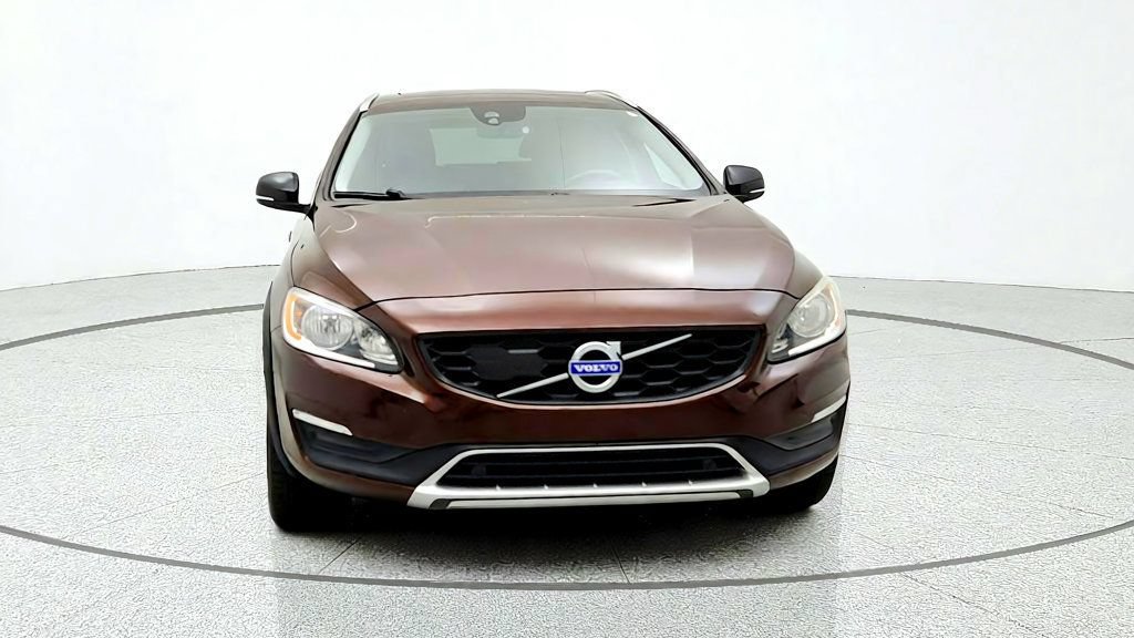 Used 2018 Volvo V60 T5 Cross Country w/ Convenience Package AWD/4WD image 2
