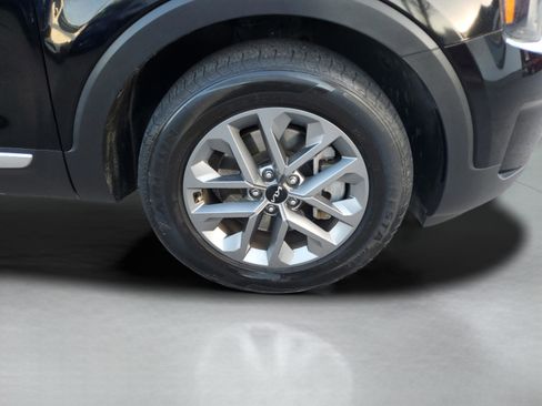 Used 2023 Kia Telluride LX image 35