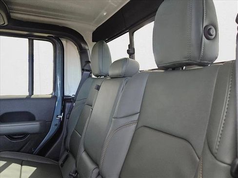 New 2025 Jeep Gladiator Mojave w/ Convenience Group image 15