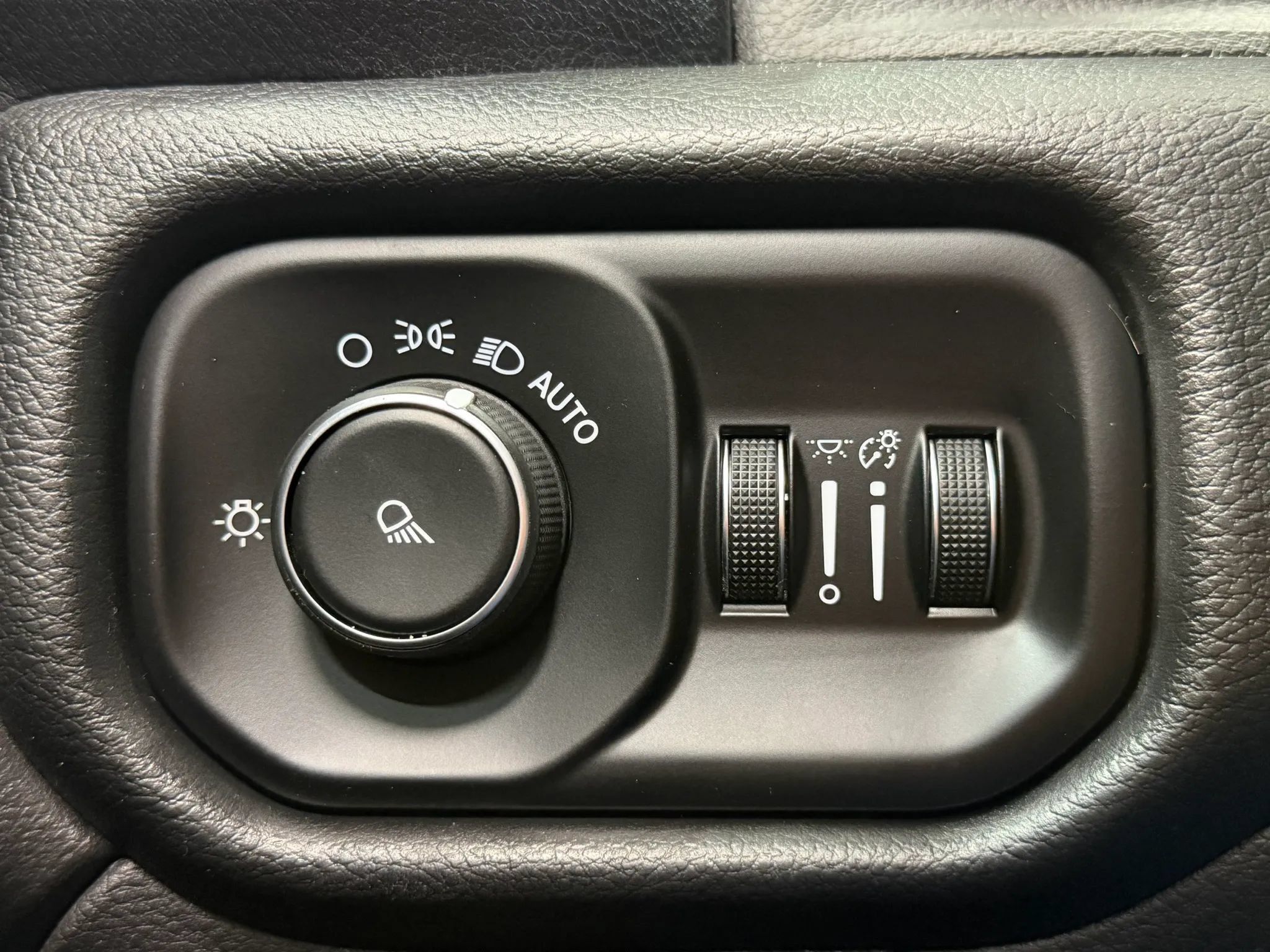 Used 2020 RAM 3500 Tradesman AWD/4WD image 25