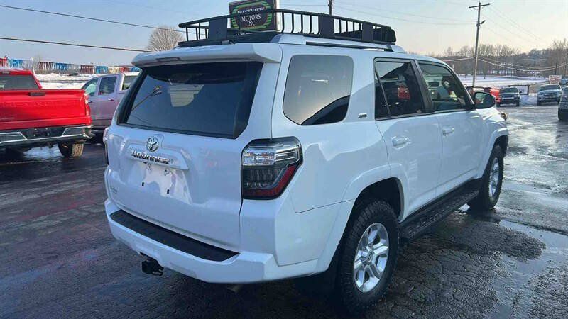 Used 2018 Toyota 4Runner SR5 AWD/4WD image 7