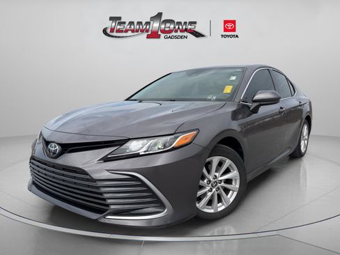 Used 2023 Toyota Camry LE image 6