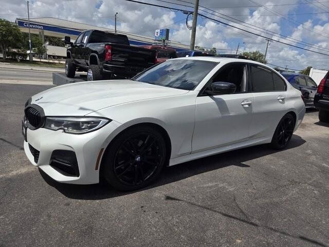 Used 2021 BMW 330i Sedan w/ M Sport Package RWD image 3