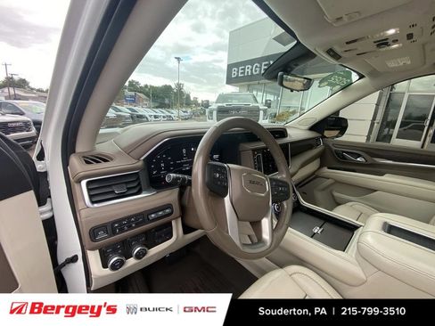 Certified 2022 GMC Yukon XL Denali w/ Denali Premium Package AWD/4WD image 12
