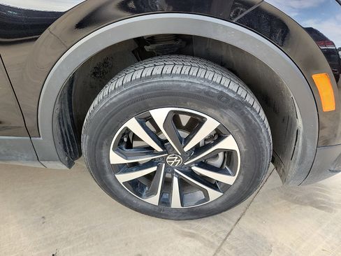 Used 2022 Volkswagen Tiguan S FWD image 9