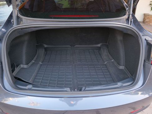 Used 2023 Tesla Model 3 Standard Range RWD image 40
