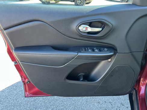 Used 2015 Jeep Cherokee Limited w/ Trailer Tow Group image 11