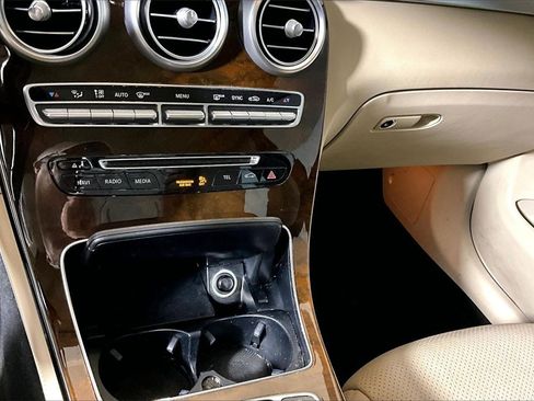 Used 2018 Mercedes-Benz GLC 300 GLC 300 image 25