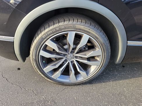 Used 2020 Volkswagen Tiguan SEL Premium R-Line w/ 3rd Row Seat Package image 5