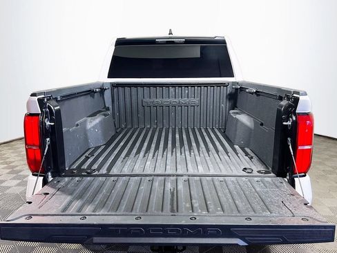 Certified 2024 Toyota Tacoma SR5 AWD/4WD image 21