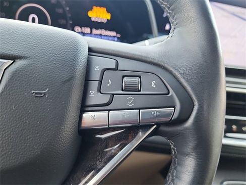 Used 2023 Cadillac Escalade Premium Luxury image 27