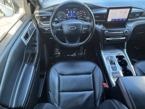 Used 2020 Ford Explorer XLT w/ Equipment Group 202A image 13