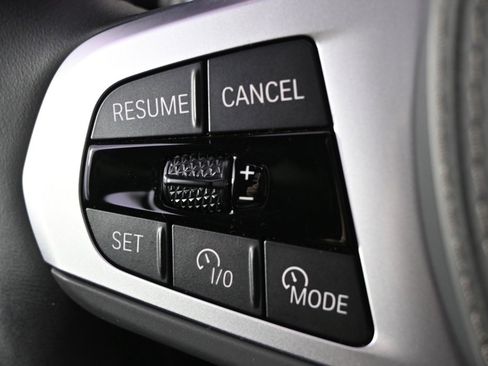 Used 2025 BMW X7 xDrive40i w/ M Sport Package image 31