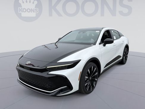 New 2026 Toyota Crown Platinum image 1