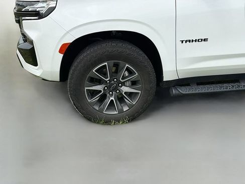 Used 2023 Chevrolet Tahoe Z71 w/ Luxury Package AWD/4WD image 17