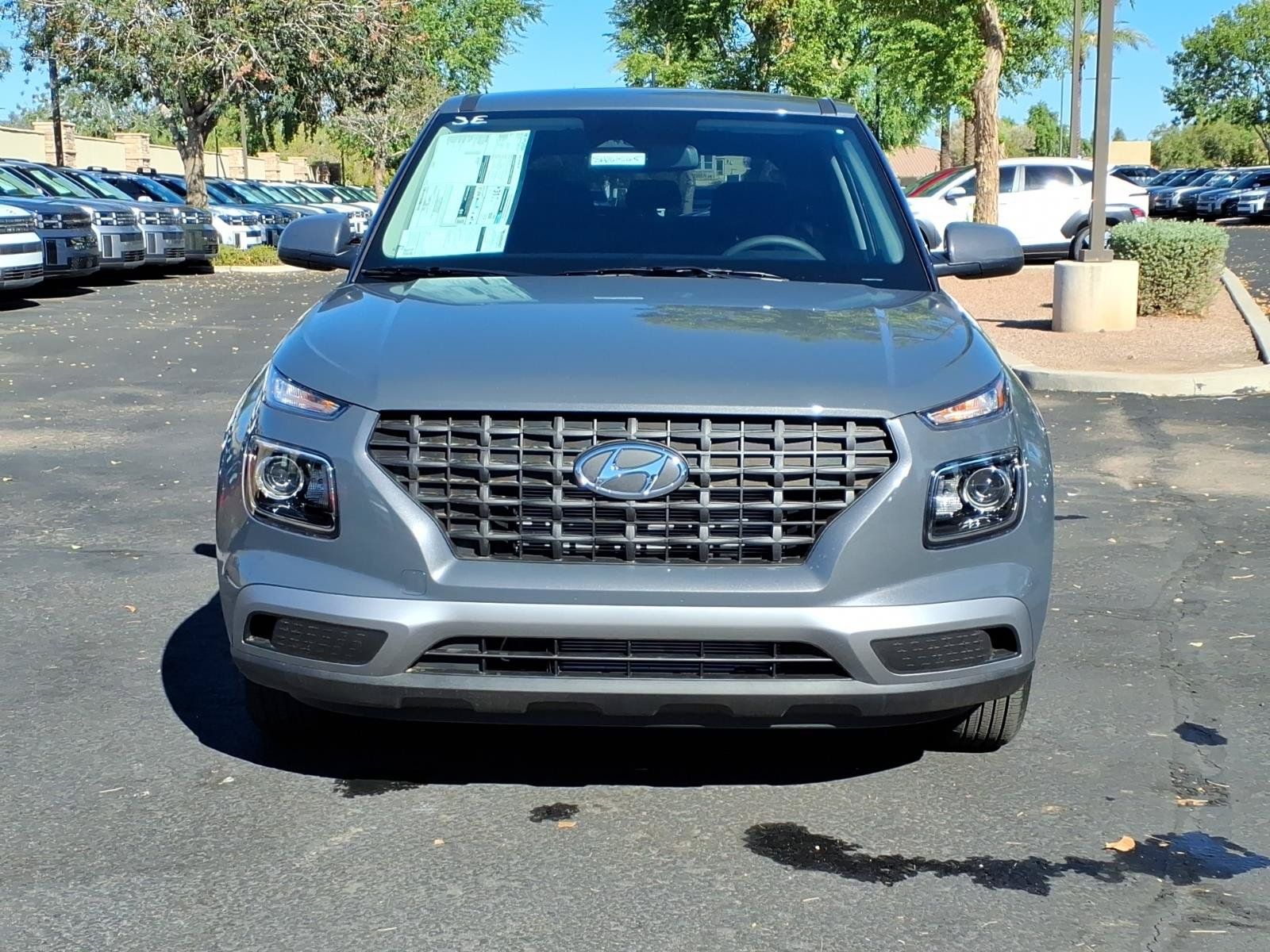 New 2026 Hyundai Venue SE FWD image 2