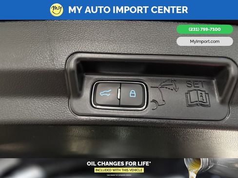 Used 2022 Ford Explorer XLT w/ Equipment Group 202A image 29