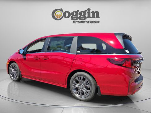 New 2026 Honda Odyssey Touring image 4