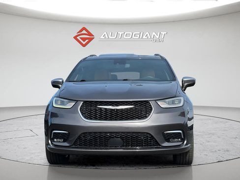 Used 2021 Chrysler Pacifica Pinnacle AWD/4WD image 12