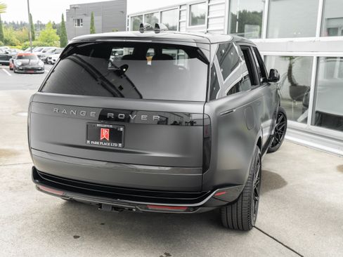 Used 2025 Land Rover Range Rover Long Wheelbase Autobiography AWD/4WD image 6