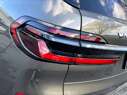 Used 2025 BMW X7 M60i image 30