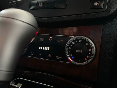 Used 2011 Mercedes-Benz C 300 4MATIC Sedan image 36