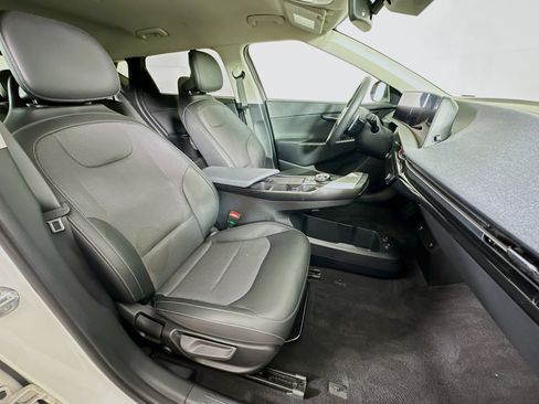 Used 2022 Kia EV6 Light image 30