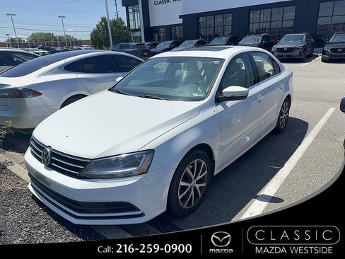 Used 2017 Volkswagen Jetta SE FWD image 1