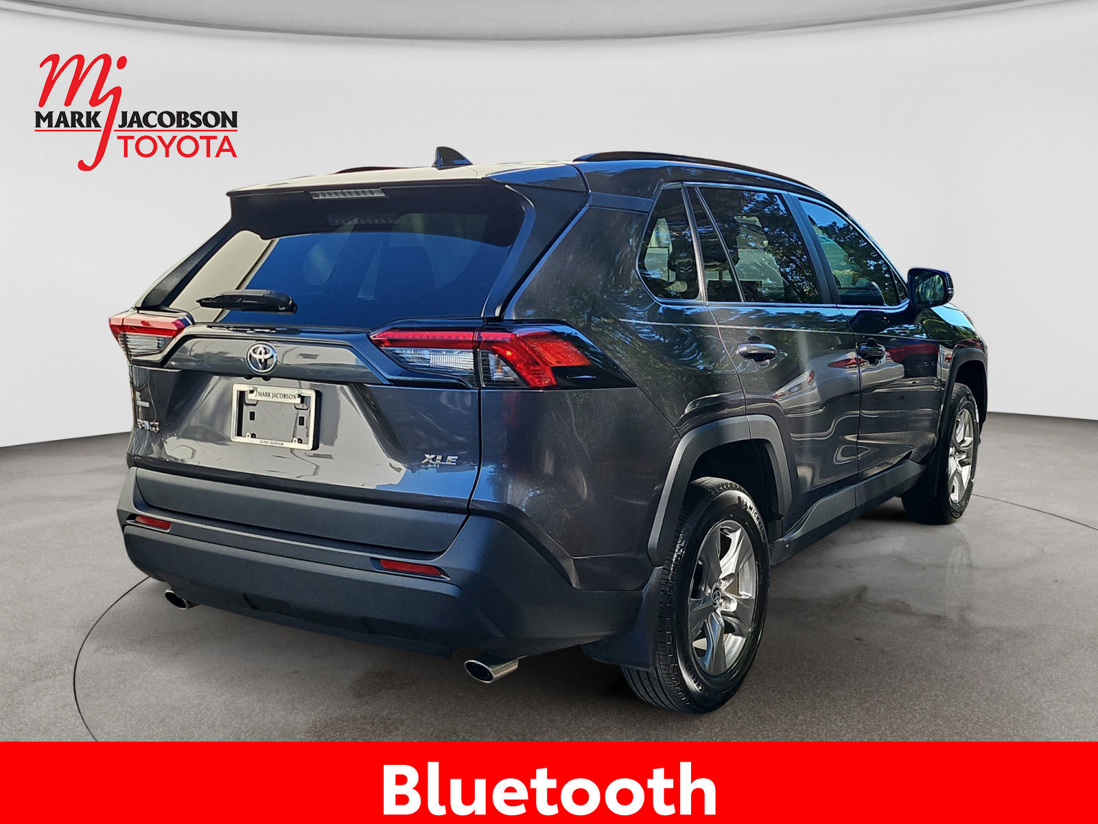 Used 2023 Toyota RAV4 XLE FWD image 9