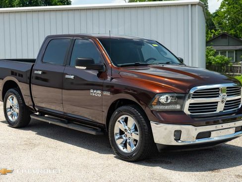 Used 2015 RAM 1500 Lone Star RWD image 3