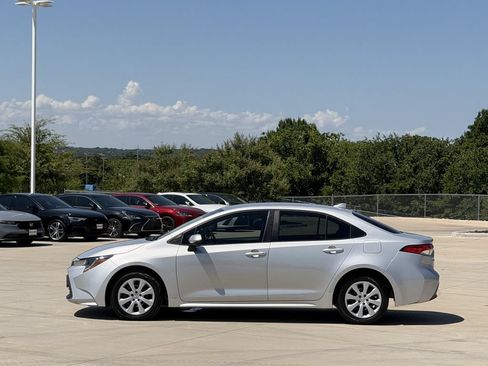 Used 2023 Toyota Corolla LE FWD image 3