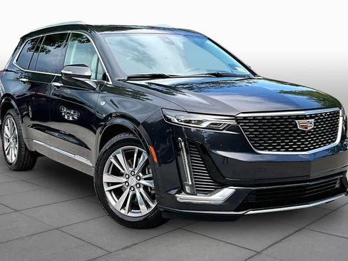 Used 2020 Cadillac XT6 Premium Luxury FWD image 3