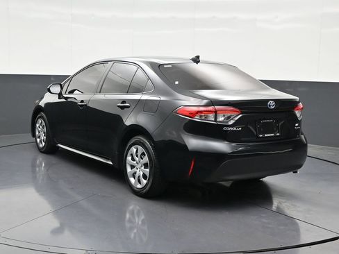 Used 2025 Toyota Corolla LE image 3