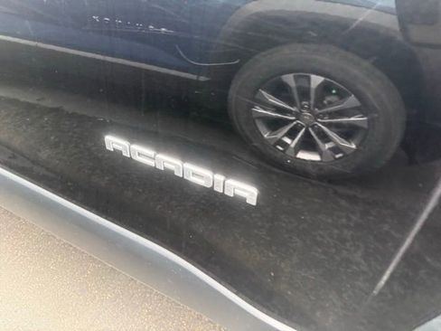 Used 2018 GMC Acadia SLT AWD/4WD image 3