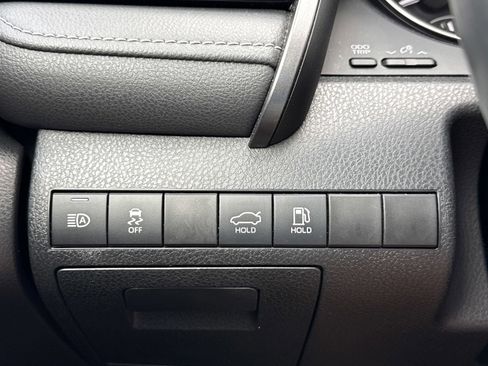 Used 2024 Toyota Camry SE image 16